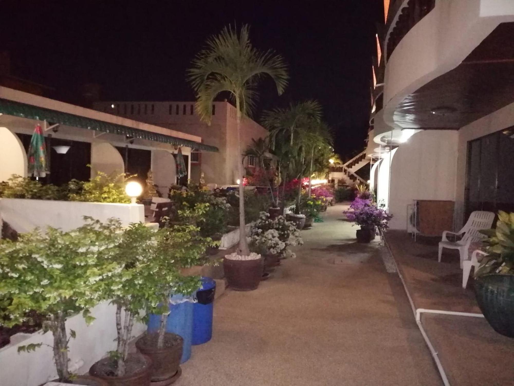 Blue Sky Residence Patong Exterior foto