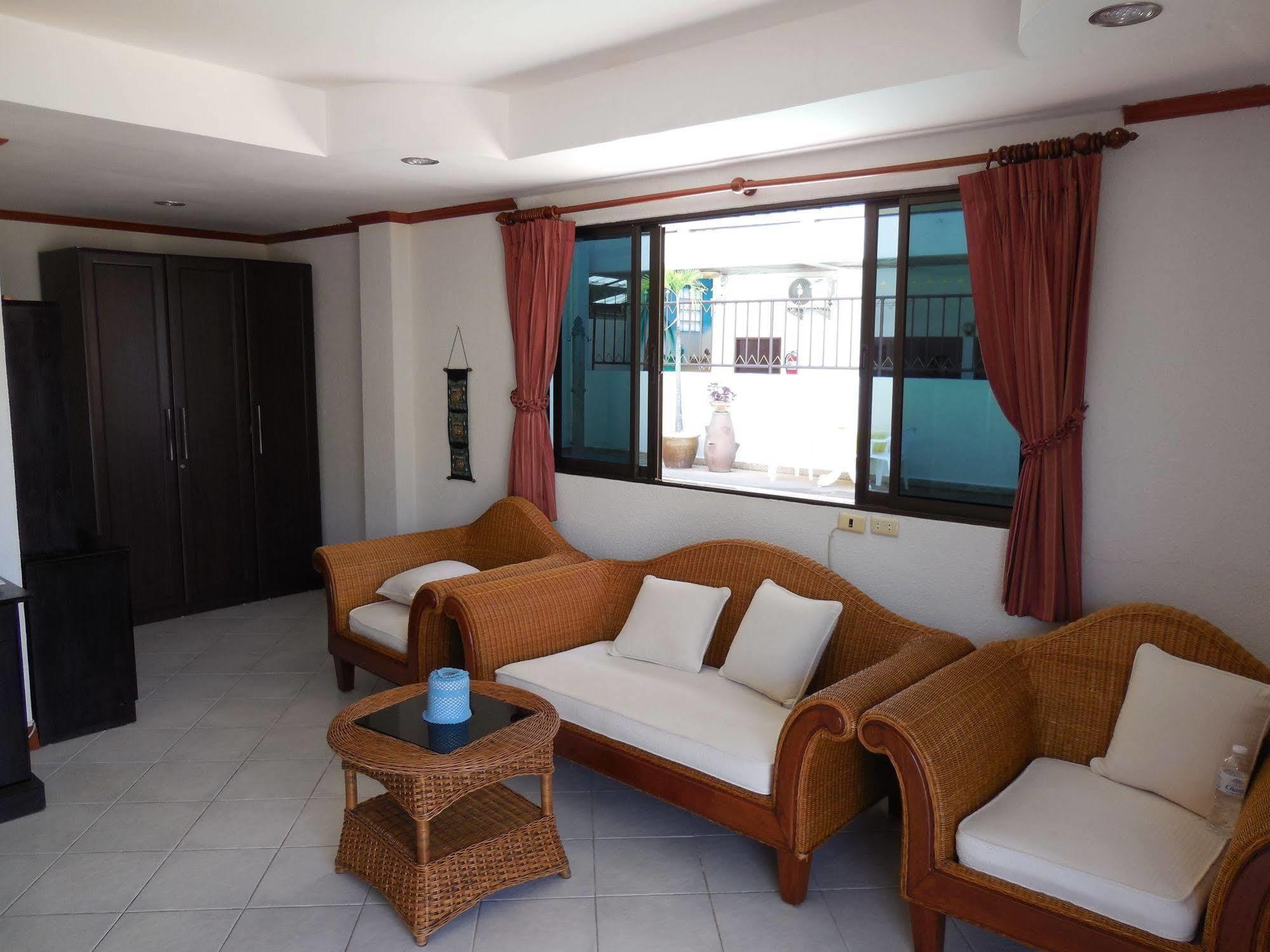 Blue Sky Residence Patong Exterior foto