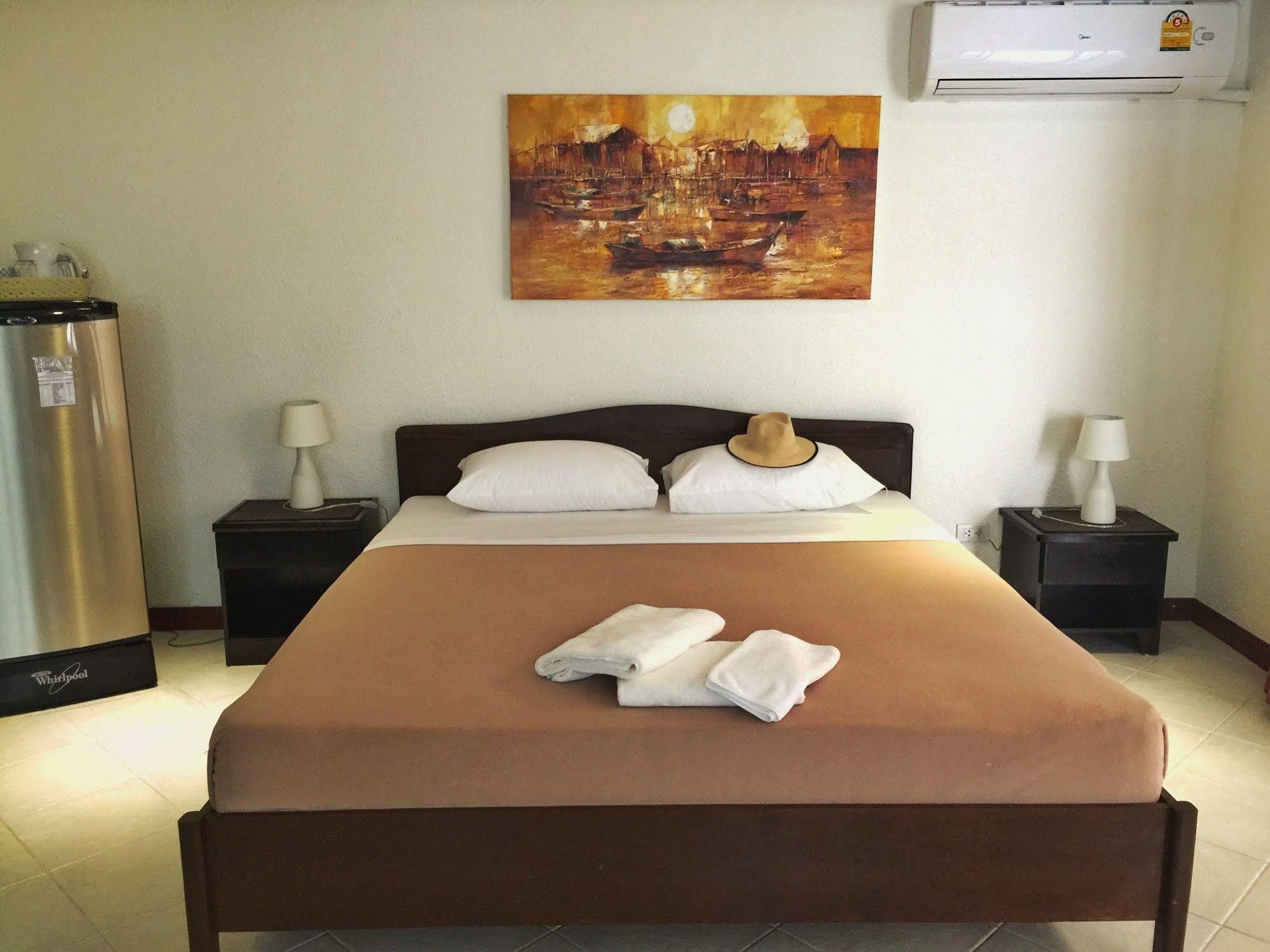 Blue Sky Residence Patong Exterior foto