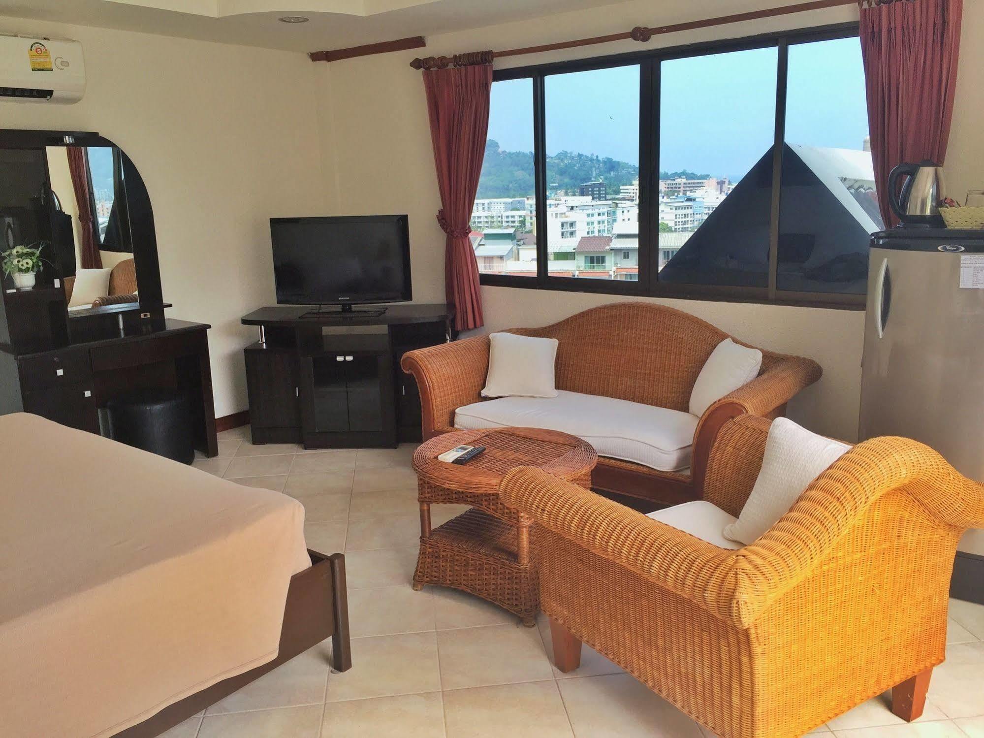 Blue Sky Residence Patong Exterior foto