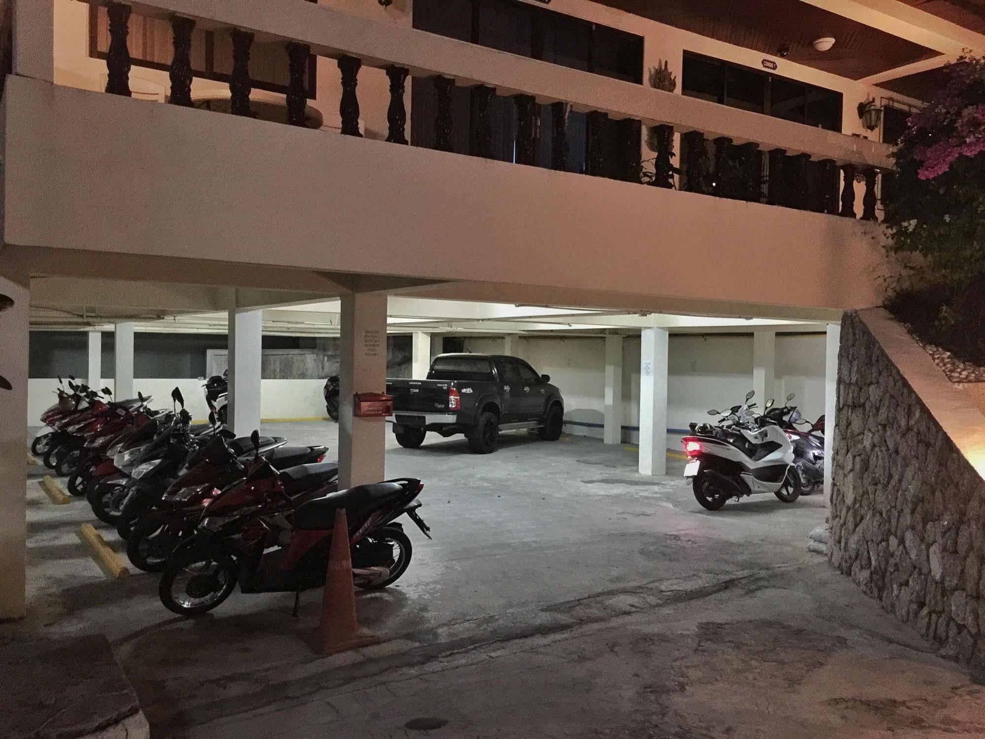 Blue Sky Residence Patong Exterior foto